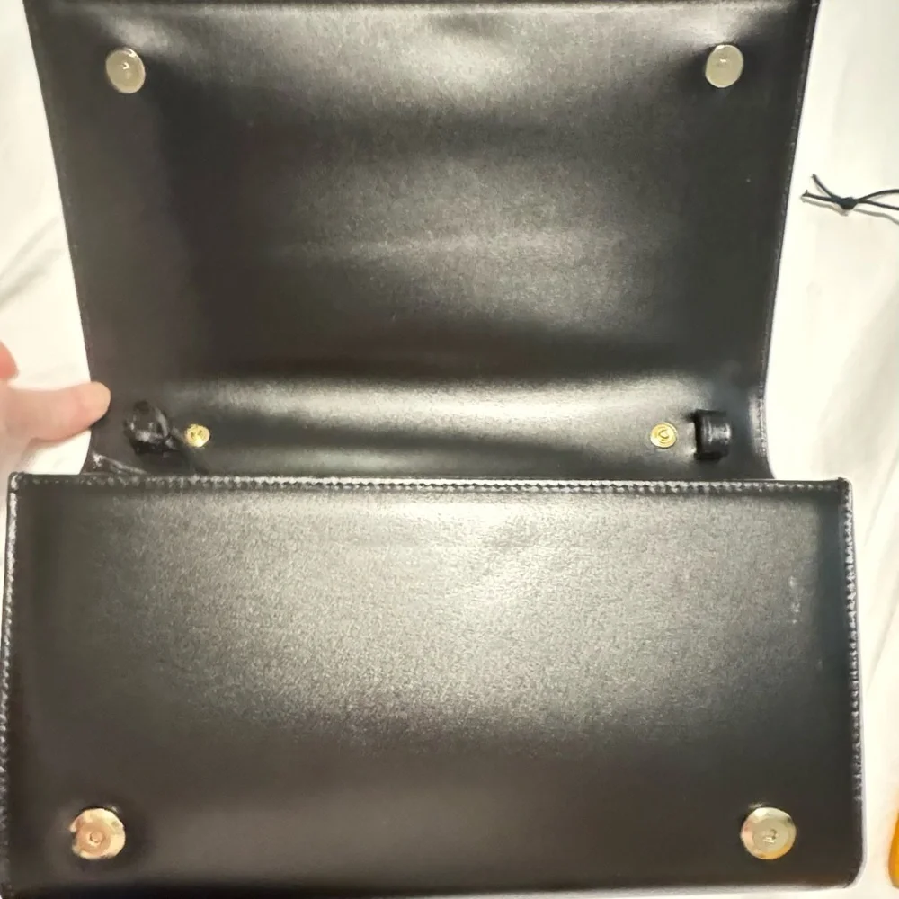 💰⬇️ VALENTINO BY MARIO VALENTINO
Large Lena Lavoro Leather Shoulder Bag - Picture 10 of 13